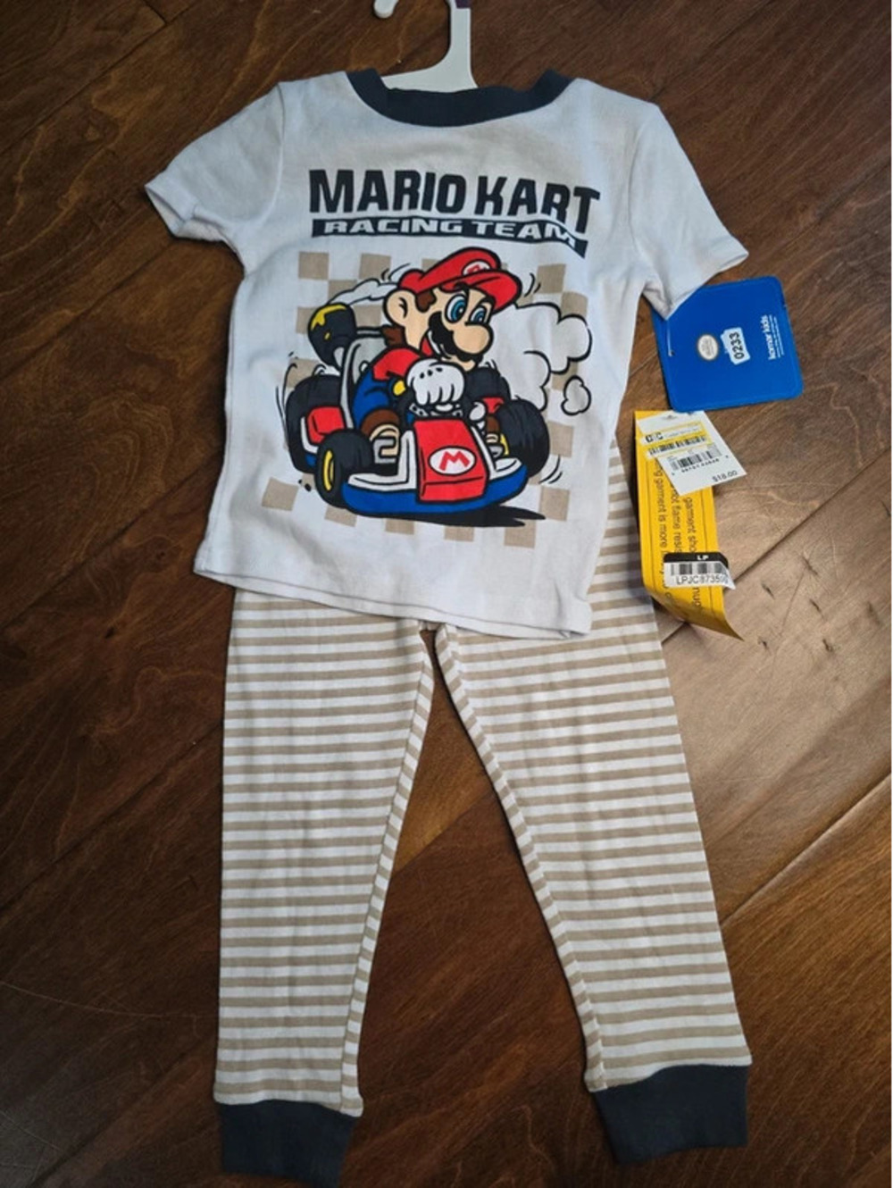 2t brand new mario, kart pajamas item, 233G7